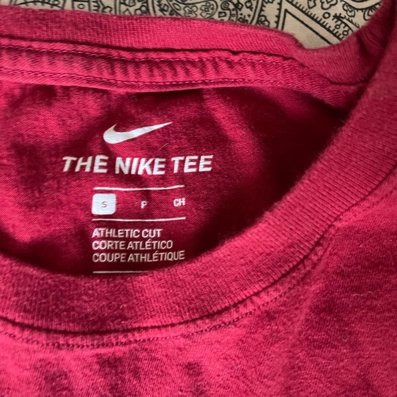 NIKE red logo tee - Picture 2 of 2